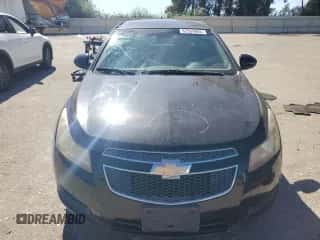 2014 Chevrolet Cruze 1LT z VIN 1G1PC5SB0E7108319, wystawiony jako Copart lot #82359805 z przebiegiem 127 086 mil mil oraz Szkoda całkowita • Salvage title. Historia ofert i sprzedaży dostępna na DreamBid. Obrazek 5.