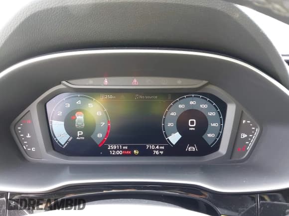 ✅ 2022 Audi Q3 S line Premium • VIN: WA1DECF36N1150034 • Lot: 42519617. Wystawiony na IAAI z przebiegiem 25 911 mil. Bezpłatny archiwum sprzedaży aukcyjnych z USA i szczegółowy raport historii pojazdu na DreamBid. Zdjęcie 7.