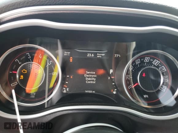 ✅ 2015 Dodge Challenger SXT Plus • VIN: 2C3CDZBG8FH774490 • Lot: 70621494. Wystawiony na Copart z przebiegiem 141 523 mil. Bezpłatny archiwum sprzedaży aukcyjnych z USA i szczegółowy raport historii pojazdu na DreamBid. Zdjęcie 9.