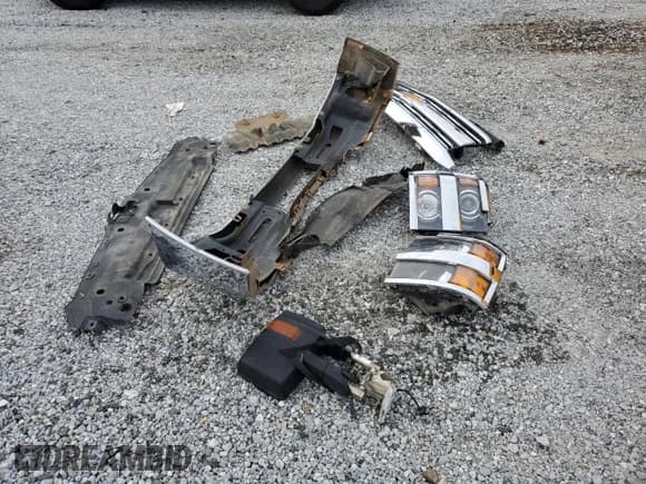 ✅ 2018 Chevrolet Silverado 2500HD LT • VIN: 1GC1KVEG0JF156233 • Lot: 42745605. Wystawiony na Copart z przebiegiem 249 206 mil. Bezpłatny archiwum sprzedaży aukcyjnych z USA i szczegółowy raport historii pojazdu na DreamBid. Zdjęcie 12.