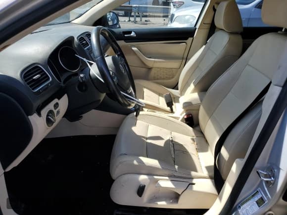 ✅ 2010 Volkswagen Jetta TDI • VIN: 3VWTL7AJ9AM670212 • Лот: 71556684. Опубликован ранее на Copart с пробегом 129 314 миль. Бесплатный доступ к архиву аукционных продаж из США и подробный отчёт об истории автомобиля на DreamBid. Изображение 7.