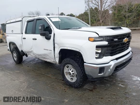 ✅ 2024 Chevrolet Silverado 2500HD Work Truck • VIN: 1GC2YLE72RF198079 • Lot: 41586127. Wystawiony na IAAI z przebiegiem 9 934 mil. Bezpłatny archiwum sprzedaży aukcyjnych z USA i szczegółowy raport historii pojazdu na DreamBid. Zdjęcie 1.
