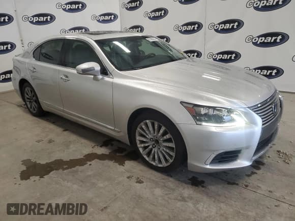 ✅ 2015 Lexus LS 460 • VIN: JTHBL5EF4F5138063 • Лот: 81468265. Опубликован ранее на Copart с пробегом 112 595 миль. Бесплатный доступ к архиву аукционных продаж из США и подробный отчёт об истории автомобиля на DreamBid. Изображение 4.