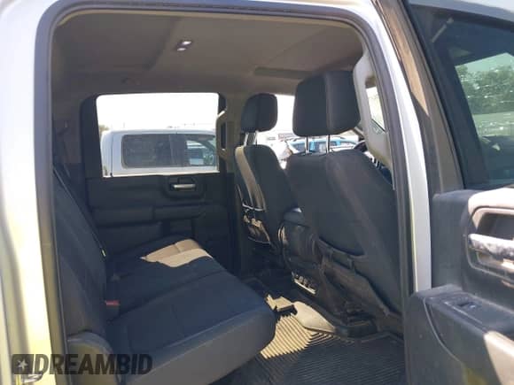 2020 Chevrolet Silverado 2500HD LT z VIN 1GC1YNEY8LF233926, wystawiony jako IAAI lot #42716715 z przebiegiem 137 057 mil mil oraz . Historia ofert i sprzedaży dostępna na DreamBid. Obrazek 8.