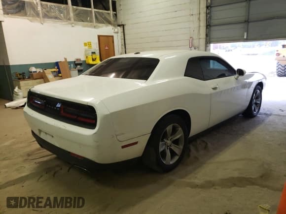 ✅ 2016 Dodge Challenger SXT Plus • VIN: 2C3CDZAG4GH352753 • Lot: 75312223. Wystawiony na Copart z przebiegiem 128 973 mil. Bezpłatny archiwum sprzedaży aukcyjnych z USA i szczegółowy raport historii pojazdu na DreamBid. Zdjęcie 3.