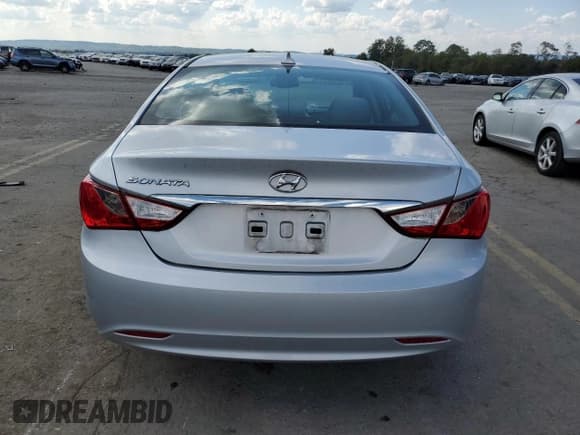 ✅ 2013 Hyundai Sonata GLS • VIN: 5NPEB4AC8DH700020 • Lot: 72547584. Listed on Copart with 71,684 mi. Free auction sales archive from the USA and detailed vehicle history report at DreamBid. Image 6.