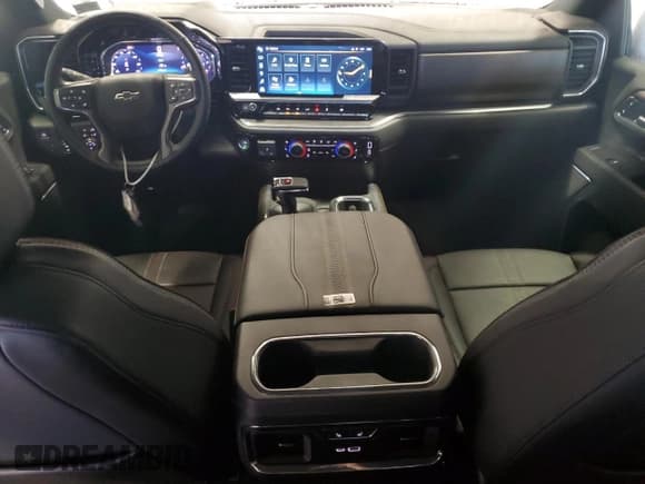 ✅ 2025 Chevrolet Silverado 1500 High Country • VIN: 1GCUKJEL7SZ212204 • Лот: 81936905. Опубликован ранее на Copart с пробегом 4 113 миль. Бесплатный доступ к архиву аукционных продаж из США и подробный отчёт об истории автомобиля на DreamBid. Изображение 8.