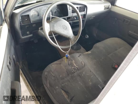 ✅ 1995 Toyota Pickup • VIN: JT4RN81A4S5207818 • Lot: 68381985. Wystawiony na Copart z przebiegiem 254 035 mil. Bezpłatny archiwum sprzedaży aukcyjnych z USA i szczegółowy raport historii pojazdu na DreamBid. Zdjęcie 8.