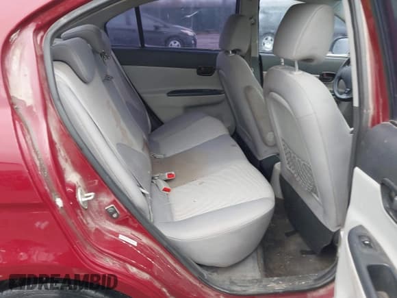 ✅ 2011 Hyundai Accent GLS • VIN: KMHCN4AC8BU597226 • Лот: 41963682. Опубликован ранее на IAAI с пробегом 166 020 миль. Бесплатный доступ к архиву аукционных продаж из США и подробный отчёт об истории автомобиля на DreamBid. Изображение 8.