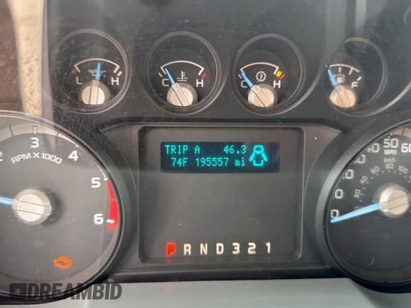 ✅ 2014 Ford F-550 XL • VIN: 1FDUF5GY4EEA87240 • Лот: 59899495. Опубликован ранее на Copart с пробегом 195 557 миль. Бесплатный доступ к архиву аукционных продаж из США и подробный отчёт об истории автомобиля на DreamBid. Изображение 8.