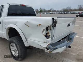 ✅ 2004 Dodge Dakota Sport • VIN: 1D7HL38N14S781610 • Lot: 41962935. Wystawiony na IAAI z przebiegiem 92 475 mil. Bezpłatny archiwum sprzedaży aukcyjnych z USA i szczegółowy raport historii pojazdu na DreamBid. Zdjęcie 6.