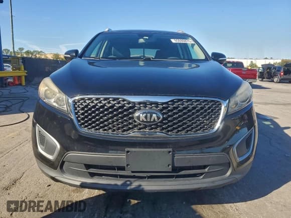 ✅ 2017 Kia Sorento LX • VIN: 5XYPGDA59HG212204 • Lot: 95686875. Listed on Copart with 122,175 mi. Free auction sales archive from the USA and detailed vehicle history report at DreamBid. Image 5.