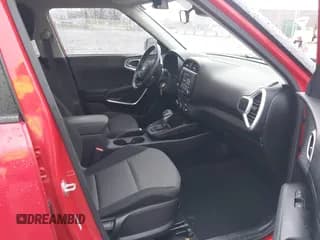 ✅ 2021 Kia Soul S • VIN: KNDJ23AU9M7125772 • Lot: 43506536. Wystawiony na IAAI z przebiegiem 65 334 mil. Bezpłatny archiwum sprzedaży aukcyjnych z USA i szczegółowy raport historii pojazdu na DreamBid. Zdjęcie 5.