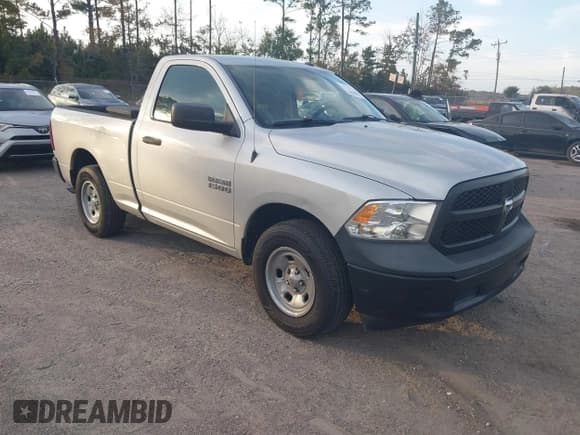 ✅ 2016 Ram 1500 Express • VIN: 3C6JR6AG4GG318130 • Лот: 43805507. Опубликован ранее на IAAI с пробегом 137 157 миль. Бесплатный доступ к архиву аукционных продаж из США и подробный отчёт об истории автомобиля на DreamBid. Изображение 1.