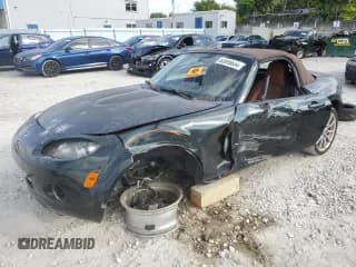 ✅ 2008 Mazda MX-5 Miata Grand Touring • VIN: JM1NC25F880152299 • Lot: 83995034. Wystawiony na Copart z przebiegiem 142 191 mil. Bezpłatny archiwum sprzedaży aukcyjnych z USA i szczegółowy raport historii pojazdu na DreamBid. Zdjęcie 1.