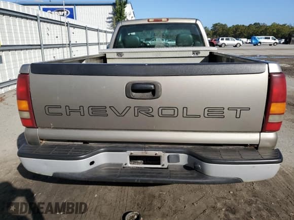 ✅ 2002 Chevrolet Silverado 1500 • VIN: 1GCEC14W12Z340242 • Лот: 77856764. Опубликован ранее на Copart с пробегом 272 578 миль. Бесплатный доступ к архиву аукционных продаж из США и подробный отчёт об истории автомобиля на DreamBid. Изображение 6.