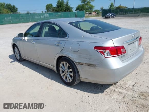 ✅ 2012 Lexus ES 330 • VIN: JTHBK1EG3C2511191 • Lot: 43000056. Wystawiony na IAAI z przebiegiem 172 184 mil. Bezpłatny archiwum sprzedaży aukcyjnych z USA i szczegółowy raport historii pojazdu na DreamBid. Zdjęcie 3.