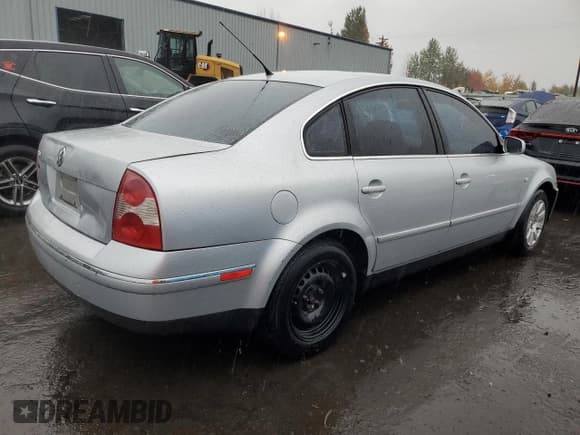 ✅ 2003 Volkswagen Passat GLS • VIN: WVWPD63B93P436568 • Lot: 86776995. Wystawiony na Copart z przebiegiem 234 610 mil. Bezpłatny archiwum sprzedaży aukcyjnych z USA i szczegółowy raport historii pojazdu na DreamBid. Zdjęcie 3.