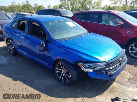 ✅ 2022 Volkswagen Jetta Sport • VIN: 3VWAM7BUXNM028150 • Lot: 43224634. Wystawiony na IAAI z przebiegiem 54 006 mil. Bezpłatny archiwum sprzedaży aukcyjnych z USA i szczegółowy raport historii pojazdu na DreamBid. Zdjęcie 1.