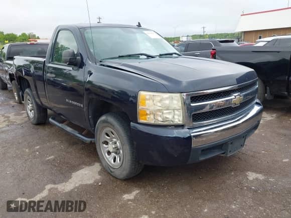 2008 Chevrolet Silverado 1500 Work Truck z VIN 1GCEC14X58Z115601, wystawiony jako IAAI lot #42134593 z przebiegiem 213 219 mil mil oraz . Historia ofert i sprzedaży dostępna na DreamBid. Obrazek 1.