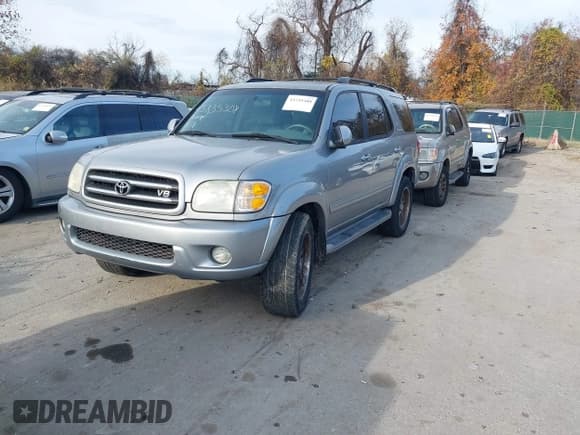✅ 2002 Toyota Sequoia Limited • VIN: 5TDBT48A22S135615 • Lot: 43735308. Listed on IAAI with 281,577 mi. Free auction sales archive from the USA and detailed vehicle history report at DreamBid. Image 2.