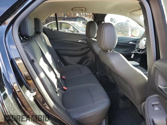 ✅ 2025 Buick Encore GX Preferred • VIN: KL4AMCSL6SB155994 • Lot: 90871595. Wystawiony na Copart z przebiegiem 16 365 mil. Bezpłatny archiwum sprzedaży aukcyjnych z USA i szczegółowy raport historii pojazdu na DreamBid. Zdjęcie 11.