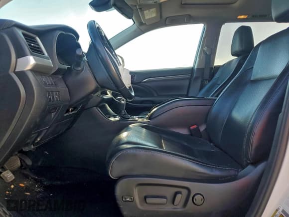 ✅ 2019 Toyota Highlander Hybrid Limited Platinum • VIN: 5TDDGRFH4KS055470 • Lot: 94817925. Wystawiony na Copart z przebiegiem 130 834 mil. Bezpłatny archiwum sprzedaży aukcyjnych z USA i szczegółowy raport historii pojazdu na DreamBid. Zdjęcie 7.