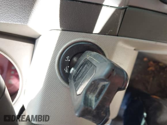 ✅ 2010 Dodge Avenger SXT • VIN: 1B3CC4FB3AN144488 • Лот: 41498420. Опубликован ранее на IAAI с пробегом 210 762 миль. Бесплатный доступ к архиву аукционных продаж из США и подробный отчёт об истории автомобиля на DreamBid. Изображение 11.