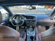 ✅ 2013 Audi S5 Premium Plus • VIN: WAUCGAFH0DN001800 • Лот: 94933205. Опубликован ранее на Copart с пробегом 117 304 миль. Бесплатный доступ к архиву аукционных продаж из США и подробный отчёт об истории автомобиля на DreamBid. Изображение 9.