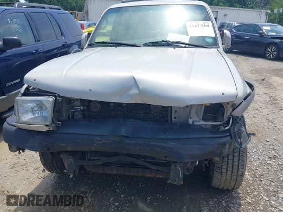 ✅ 2000 Toyota 4Runner Limited • VIN: JT3GN87R4Y0151605 • Lot: 42477109. Listed on IAAI with 317,028 mi. Free auction sales archive from the USA and detailed vehicle history report at DreamBid. Image 6.