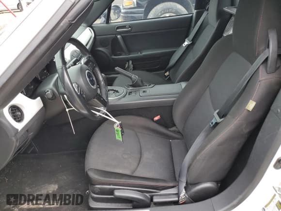 ✅ 2015 Mazda MX-5 Miata Club • VIN: JM1NC2MF6F0239262 • Lot: 44112814. Wystawiony na Copart z przebiegiem 51 286 mil. Bezpłatny archiwum sprzedaży aukcyjnych z USA i szczegółowy raport historii pojazdu na DreamBid. Zdjęcie 7.