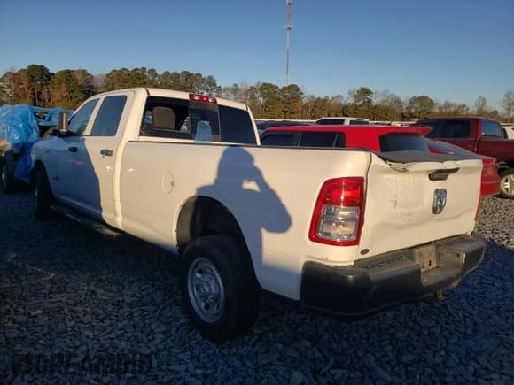 ✅ 2021 Ram 2500 Tradesman • VIN: 3C6UR4HJ2MG570652 • Lot: 81720834. Wystawiony na Copart z przebiegiem 107 229 mil. Bezpłatny archiwum sprzedaży aukcyjnych z USA i szczegółowy raport historii pojazdu na DreamBid. Zdjęcie 2.