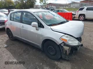✅ 2012 Nissan Versa S • VIN: 3N1BC1CP3CK220943 • Лот: 43574845. Опубликован ранее на IAAI с пробегом 195 474 миль. Бесплатный доступ к архиву аукционных продаж из США и подробный отчёт об истории автомобиля на DreamBid. Изображение 1.