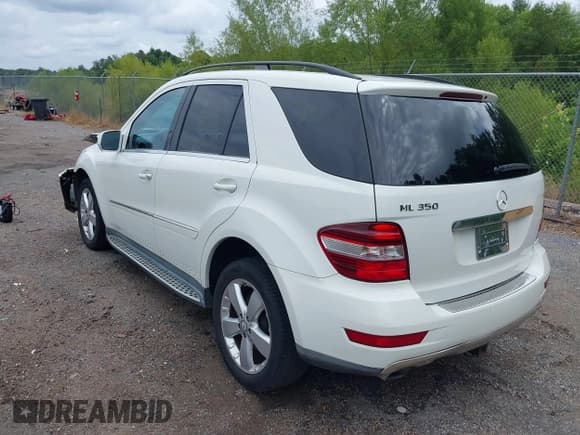 ✅ 2010 Mercedes-Benz M 350 • VIN: 4JGBB5GB5AA603377 • Lot: 39926525. Listed on IAAI with 223,308 mi. Free auction sales archive from the USA and detailed vehicle history report at DreamBid. Image 3.