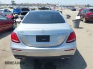 ✅ 2020 Mercedes-Benz E 350 • VIN: W1KZF8DB9LA825751 • Лот: 42536447. Опубликован ранее на IAAI с пробегом 76 422 миль. Бесплатный доступ к архиву аукционных продаж из США и подробный отчёт об истории автомобиля на DreamBid. Изображение 17.