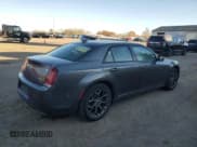 ✅ 2017 Chrysler 300 S • VIN: 2C3CCAGGXHH553263 • Lot: 90668805. Wystawiony na Copart z przebiegiem 93 985 mil. Bezpłatny archiwum sprzedaży aukcyjnych z USA i szczegółowy raport historii pojazdu na DreamBid. Zdjęcie 3.