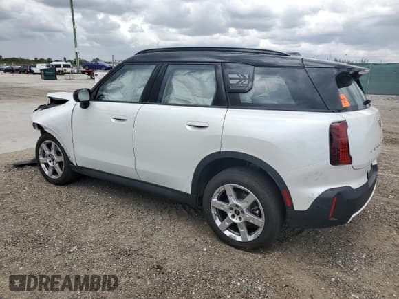 ✅ 2025 MINI Countryman S • VIN: WMZ23GA0XS7S16374 • Lot: 52798125. Listed on Copart with Not provided. Free auction sales archive from the USA and detailed vehicle history report at DreamBid. Image 2.
