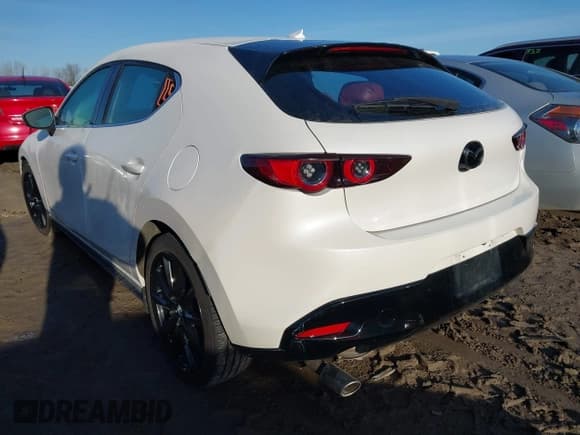 ✅ 2021 Mazda 3 Premium • VIN: JM1BPBML4M1304565 • Lot: 41787436. Wystawiony na IAAI z przebiegiem 49 283 mil. Bezpłatny archiwum sprzedaży aukcyjnych z USA i szczegółowy raport historii pojazdu na DreamBid. Zdjęcie 3.