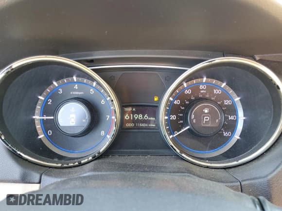 ✅ 2013 Hyundai Sonata Limited • VIN: 5NPEC4AC1DH696115 • Lot: 72079805. Listed on Copart with 115,436 mi. Free auction sales archive from the USA and detailed vehicle history report at DreamBid. Image 9.