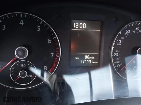 ✅ 2012 Volkswagen Passat S • VIN: 1VWAP7A33CC073431 • Lot: 39998507. Wystawiony na IAAI z przebiegiem 117 791 mil. Bezpłatny archiwum sprzedaży aukcyjnych z USA i szczegółowy raport historii pojazdu na DreamBid. Zdjęcie 7.