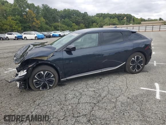 ✅ 2023 Kia EV6 Wind • VIN: KNDC34LA6P5610126 • Lot: 71825534. Wystawiony na Copart z przebiegiem 55 662 mil. Bezpłatny archiwum sprzedaży aukcyjnych z USA i szczegółowy raport historii pojazdu na DreamBid. Zdjęcie 1.