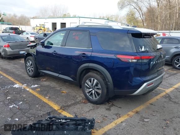 ✅ 2025 Nissan Pathfinder SL • VIN: 5N1DR3CC6SC235868 • Lot: 43664107. Wystawiony na IAAI z przebiegiem 2 749 mil. Bezpłatny archiwum sprzedaży aukcyjnych z USA i szczegółowy raport historii pojazdu na DreamBid. Zdjęcie 3.