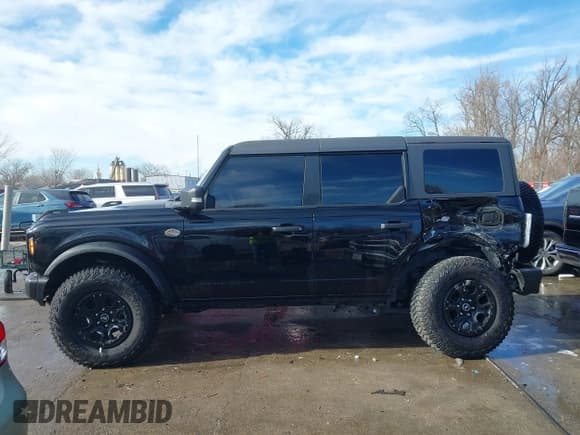 ✅ 2023 Ford Bronco • VIN: 1FMEE5DP9PLB82362 • Лот: 41443809. Опубликован ранее на IAAI с пробегом 13 567 миль. Бесплатный доступ к архиву аукционных продаж из США и подробный отчёт об истории автомобиля на DreamBid. Изображение 14.