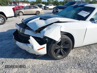 ✅ 2023 Dodge Challenger SXT • VIN: 2C3CDZAG1PH581701 • Lot: 43126688. Wystawiony na IAAI z przebiegiem 35 422 mil. Bezpłatny archiwum sprzedaży aukcyjnych z USA i szczegółowy raport historii pojazdu na DreamBid. Zdjęcie 6.