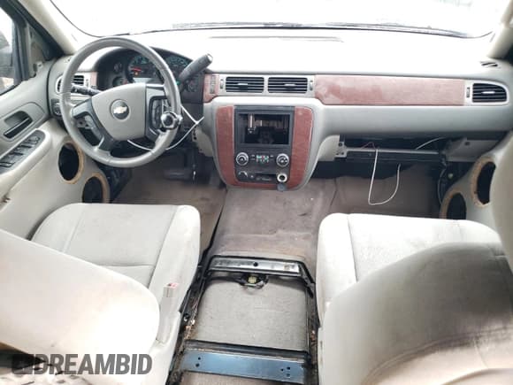 ✅ 2009 Chevrolet Suburban LS • VIN: 1GNFC16J49R184219 • Lot: 79306164. Listed on Copart with 204,958 mi. Free auction sales archive from the USA and detailed vehicle history report at DreamBid. Image 8.