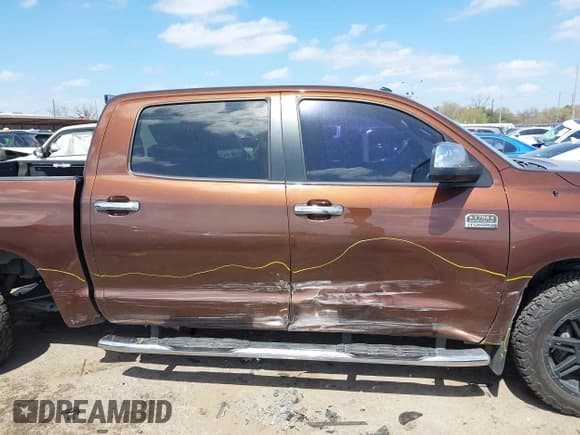✅ 2017 Toyota Tundra Platinum • VIN: 5TFAW5F10HX626991 • Lot: 41778320. Listed on IAAI with 211,484 mi. Free auction sales archive from the USA and detailed vehicle history report at DreamBid. Image 13.