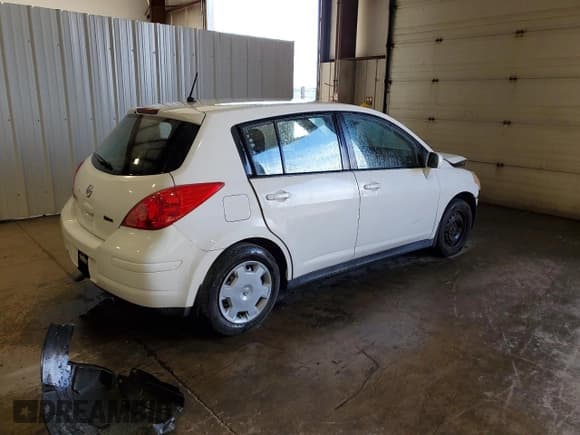 ✅ 2008 Nissan Versa S • VIN: 3N1BC13E78L423267 • Lot: 92633905. Wystawiony na Copart z przebiegiem 189 905 mil. Bezpłatny archiwum sprzedaży aukcyjnych z USA i szczegółowy raport historii pojazdu na DreamBid. Zdjęcie 3.