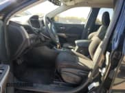 ✅ 2017 Jeep Cherokee Latitude • VIN: 1C4PJLCBXHW644477 • Lot: 86299595. Wystawiony na Copart z przebiegiem 123 838 mil. Bezpłatny archiwum sprzedaży aukcyjnych z USA i szczegółowy raport historii pojazdu na DreamBid. Zdjęcie 7.