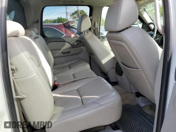 ✅ 2007 Chevrolet Avalanche 2LT • VIN: 3GNFK12327G142834 • Lot: 84657635. Listed on Copart with 261,375 mi. Free auction sales archive from the USA and detailed vehicle history report at DreamBid. Image 10.