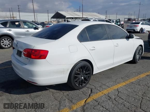 ✅ 2012 Volkswagen Jetta SE • VIN: 3VWDP7AJ4CM398163 • Lot: 43761959. Wystawiony na IAAI z przebiegiem 127 951 mil. Bezpłatny archiwum sprzedaży aukcyjnych z USA i szczegółowy raport historii pojazdu na DreamBid. Zdjęcie 4.